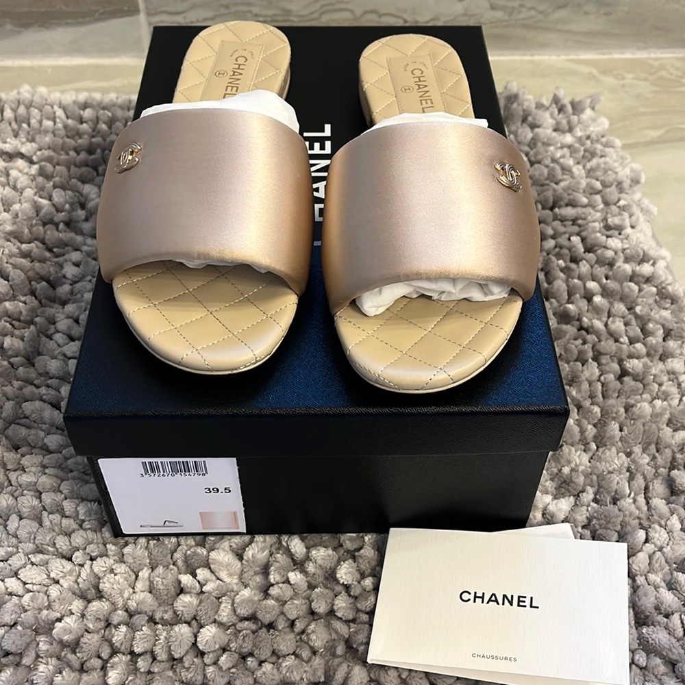 Chanel beige satin mules (sandals) 39.5